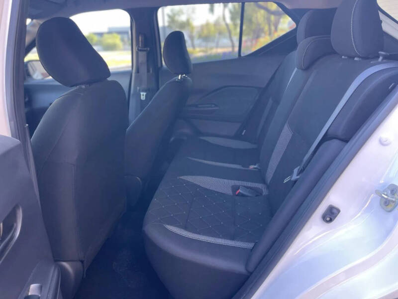 2023 Nissan Kicks SV