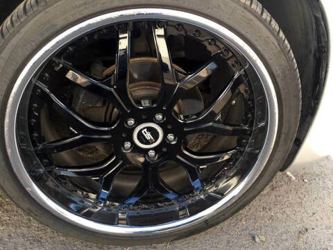 2005 Dodge Magnum SE