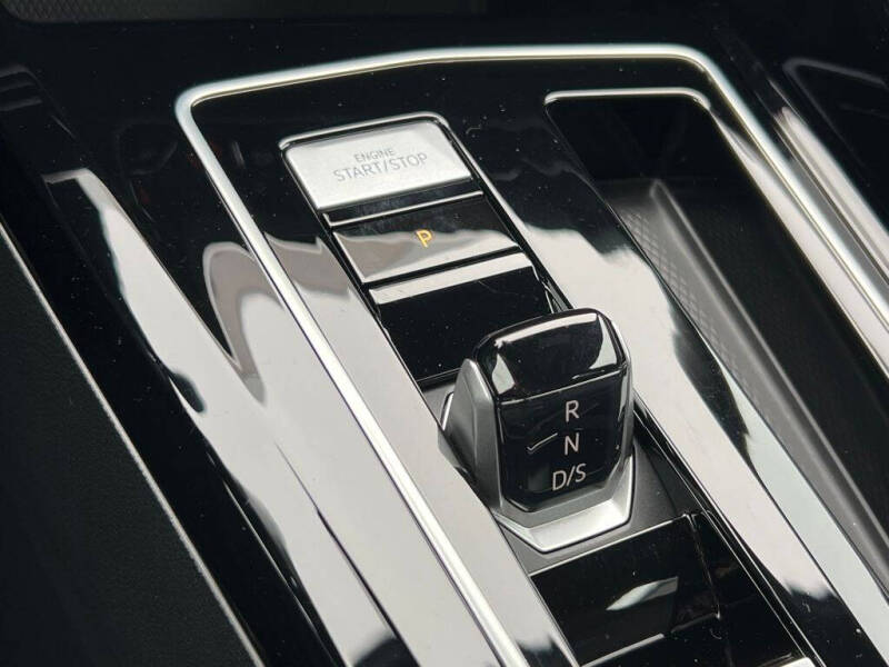 2023 Volkswagen Golf R 20th Anniversary Edition