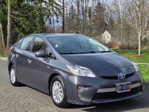 2015 Toyota Prius Plug-in Hybrid for sale at CLEAR CHOICE AUTOMOTIVE in Milwaukie OR