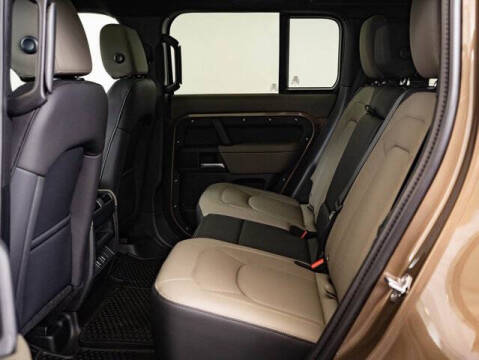 2026 Land Rover Defender 110 P300 S