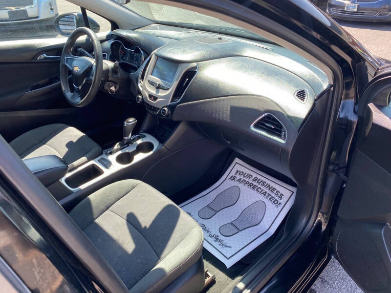 2017 Chevrolet Cruze LS Auto