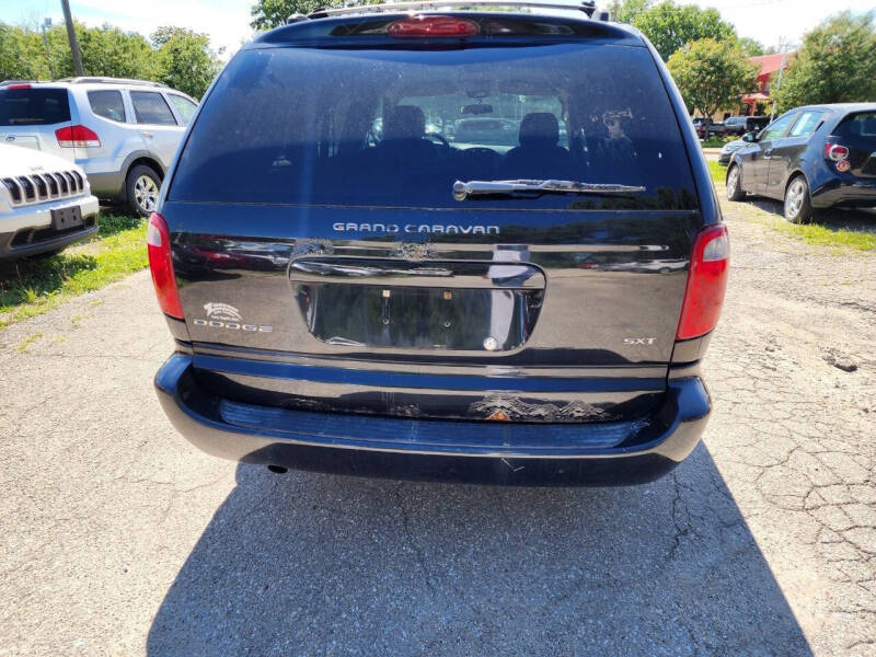 2005 Dodge Grand Caravan SXT