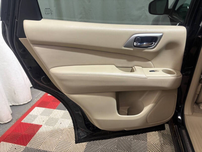 2014 Nissan Pathfinder SL