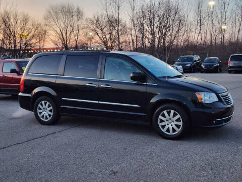 2015 Chrysler Town and Country for sale at Superior Auto Sales in Miamisburg OH