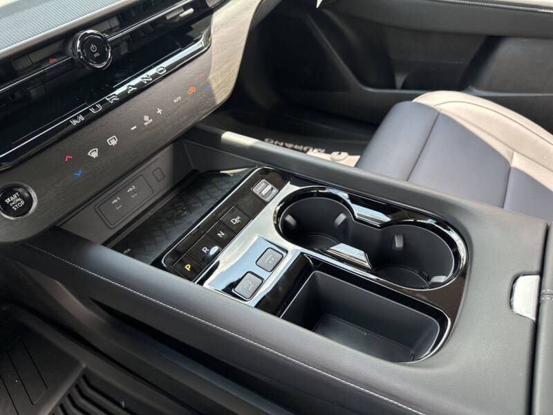 2025 Nissan Murano SV