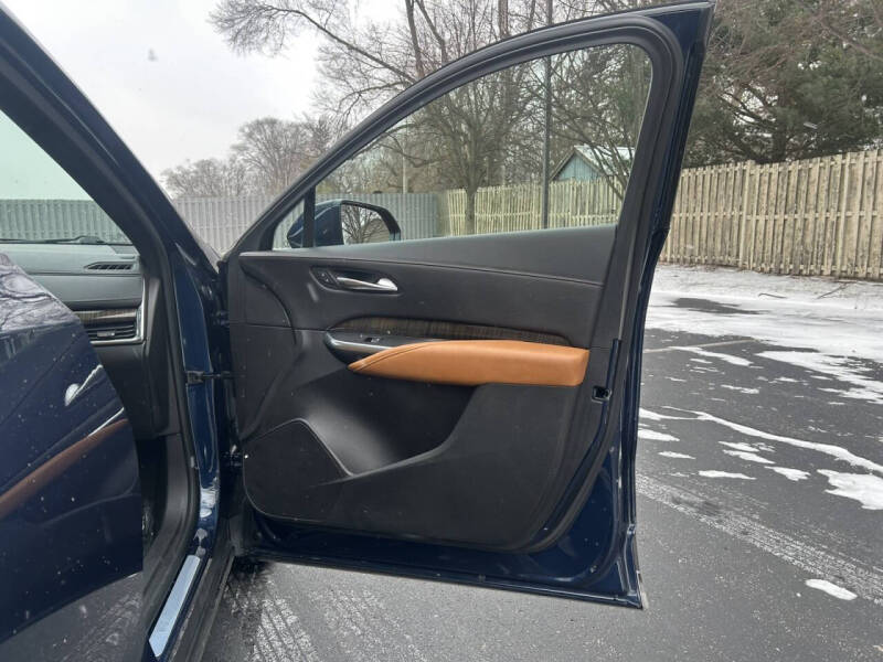 2020 Cadillac XT4 Premium Luxury