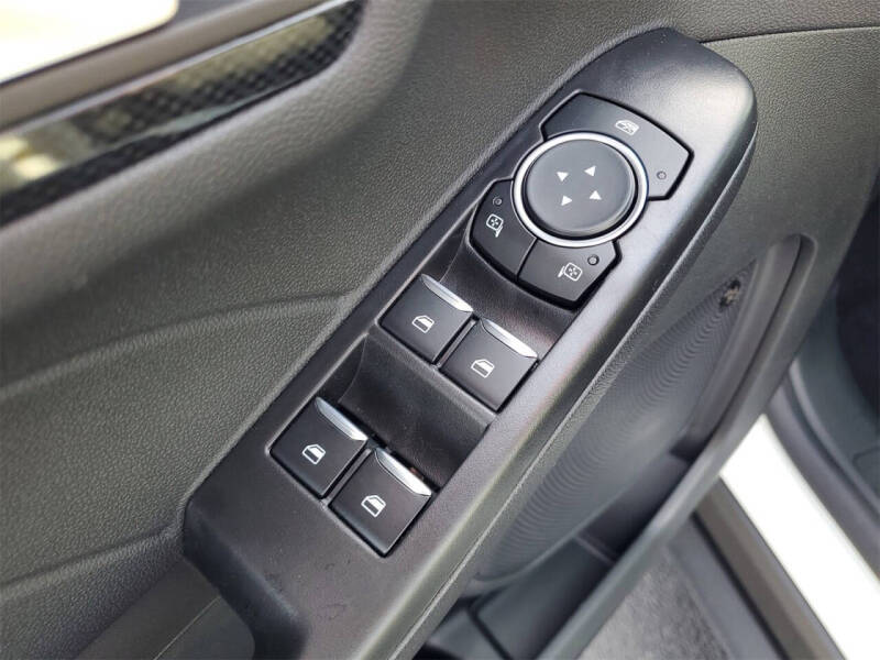 2026 Ford Escape Hybrid ST-Line Elite