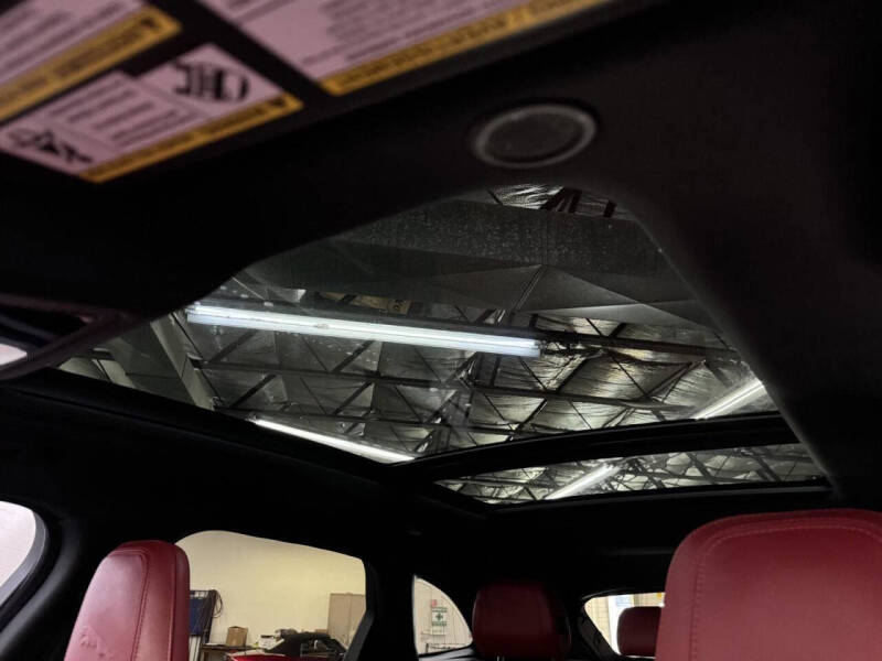 2024 Jaguar F-PACE P400 R-Dynamic S