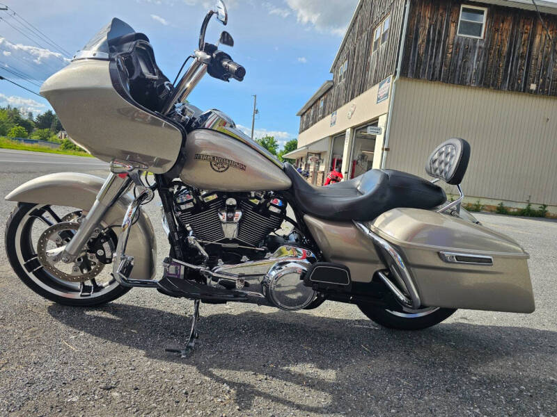 2018 Harley-Davidson FLTRX RoadGlide Hard Candy Ed