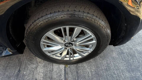 2019 Infiniti QX80 Luxe