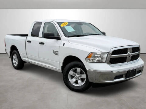 2024 RAM 1500 Classic SLT