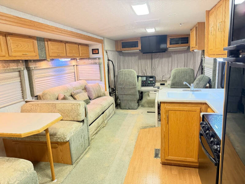 2004 Winnebago Brave