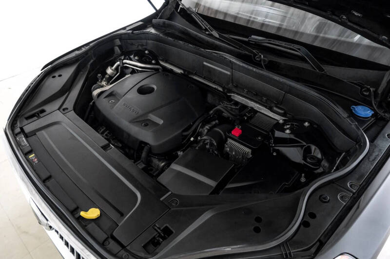 2020 Volvo XC90 T5 Momentum