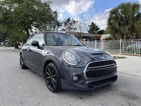 2017 MINI Hardtop 2 Door for sale at MIAMI FINE CARS & TRUCKS in Hialeah FL