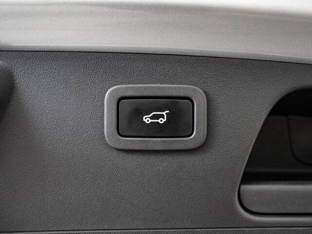 2019 Jaguar E-PACE P300 R-Dynamic SE