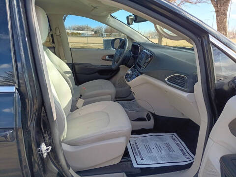 2017 Chrysler Pacifica LX