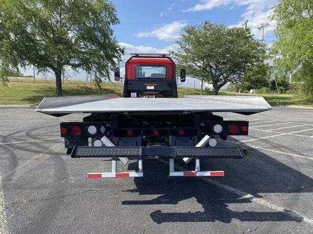 2024 Mack MD6