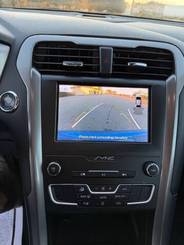 2020 Ford Fusion Hybrid SE