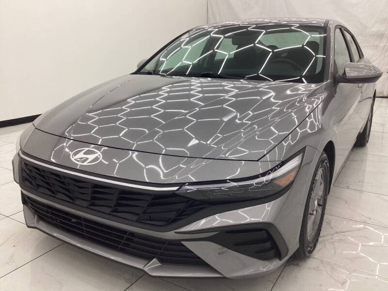 2025 Hyundai Elantra SE's photo