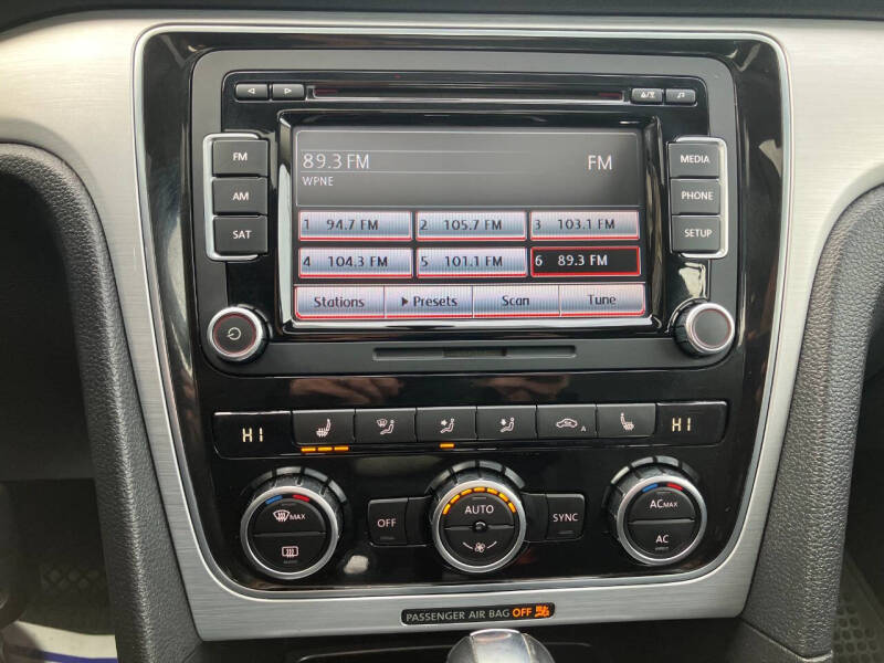 2012 Volkswagen Passat SE