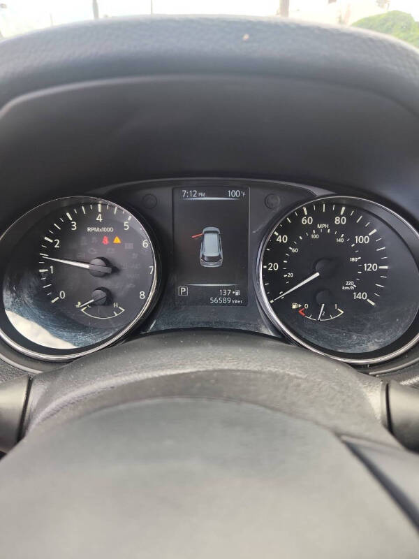 2017 Nissan Rogue SV