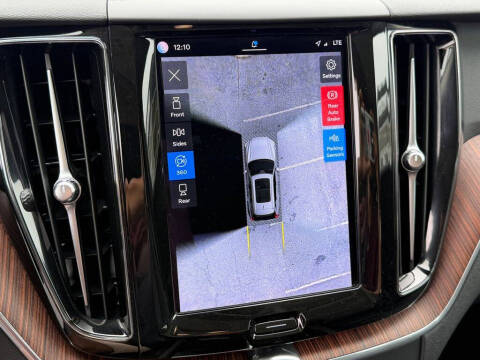 2023 Volvo XC60 B5 Plus Bright Theme