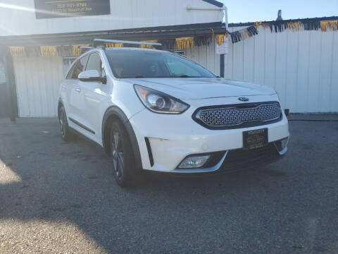 2017 Kia Niro for sale at BELOW BOOK AUTO SALES in Idaho Falls ID