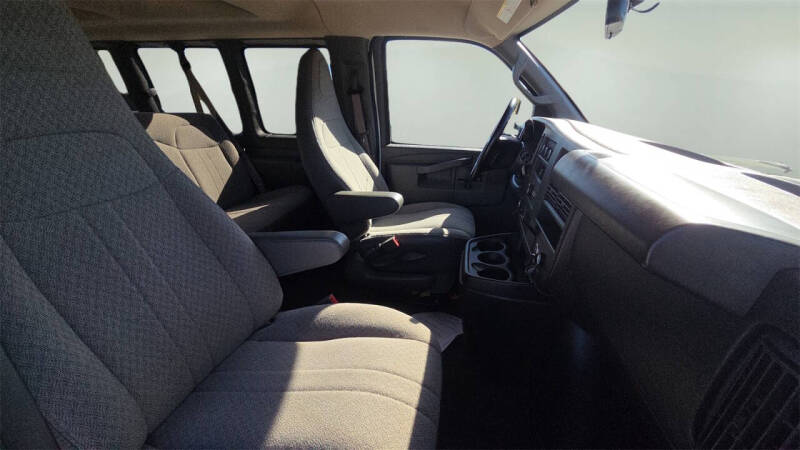 2023 Chevrolet Express LS 3500