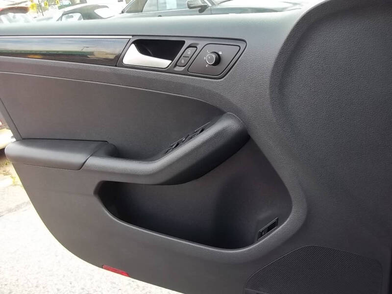 2017 Volkswagen Jetta 1.8T SEL Premium