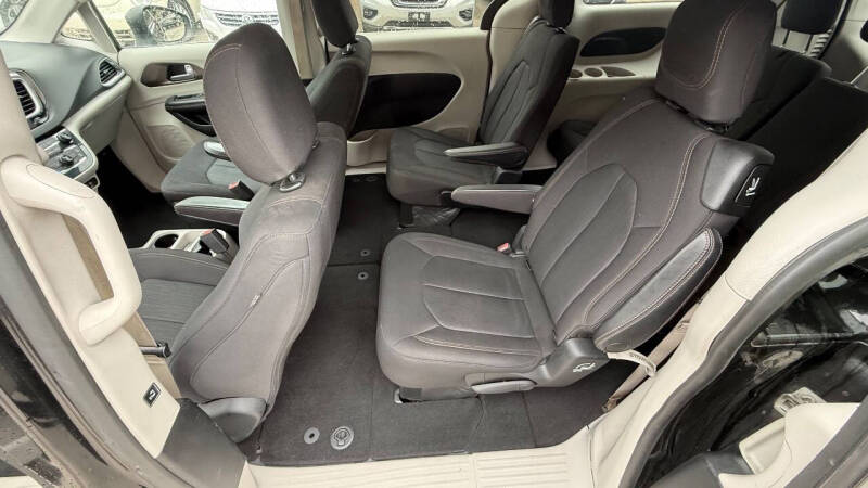 2017 Chrysler Pacifica Touring