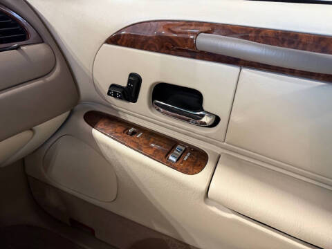 2002 Lincoln Town Car Executive