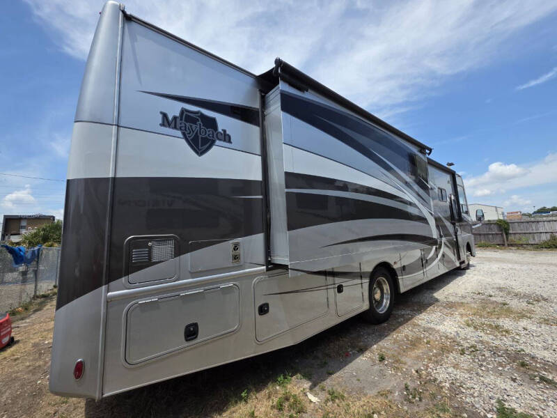 2017 NeXus RV MAYBACH