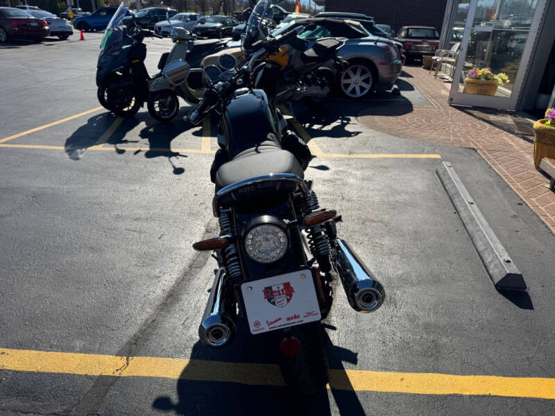 2024 Moto Guzzi V7 Special