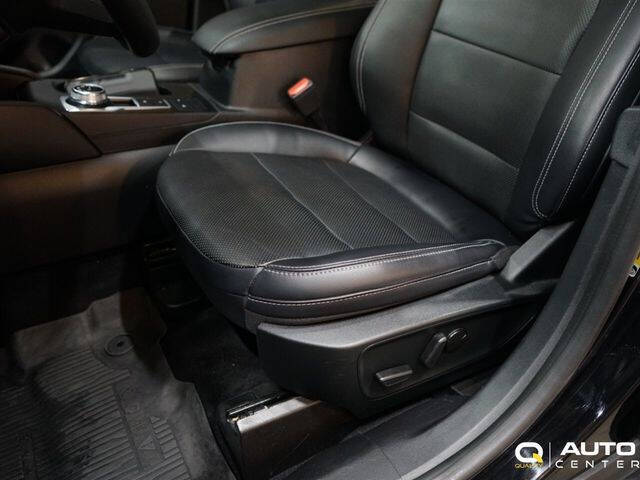 2022 Ford Escape Hybrid Titanium