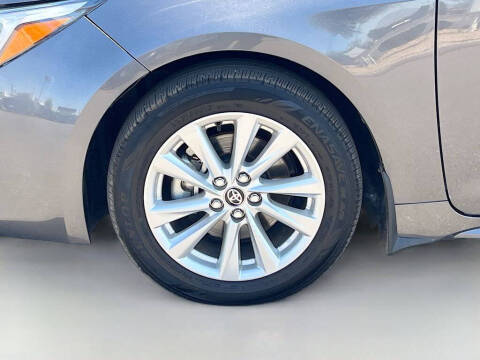 2025 Toyota Corolla Hatchback SE