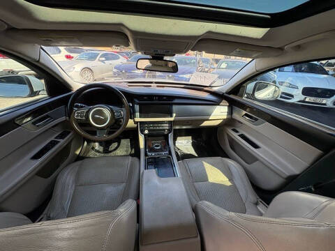 2017 Jaguar XF 35t Prestige