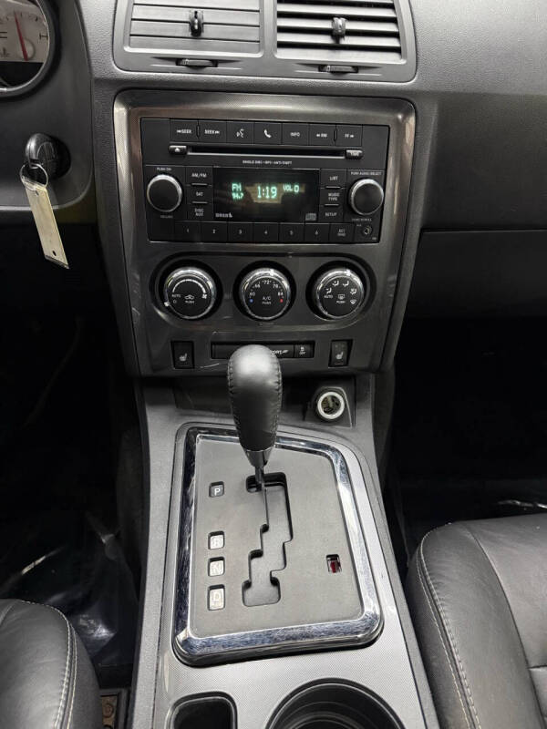 2013 Dodge Challenger SXT