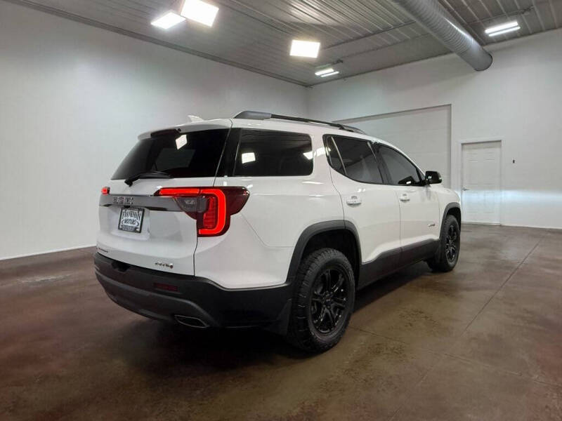 2023 GMC Acadia AT4