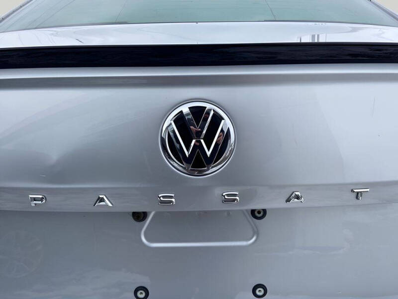 2020 Volkswagen Passat R-Line