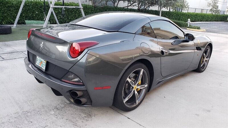 2014 Ferrari California Base photo 4