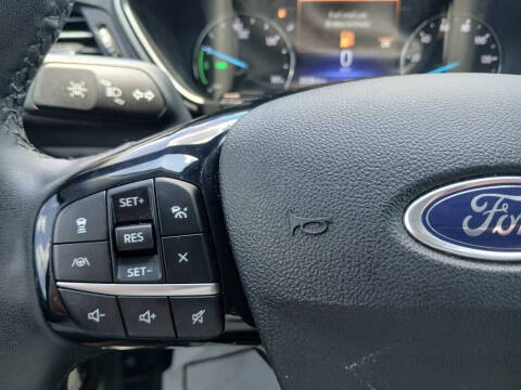 2022 Ford Escape Hybrid SEL