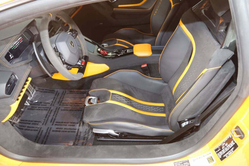 2023 Lamborghini Huracan Tecnica