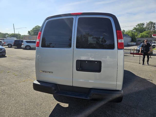2024 Chevrolet Express 2500