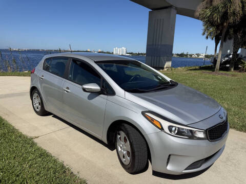 2017 Kia Forte5 LX