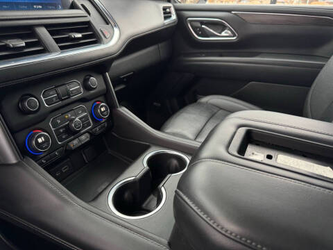 2023 Chevrolet Suburban LT