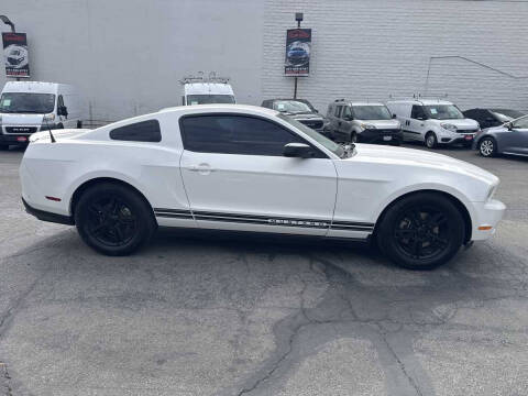 2012 Ford Mustang V6