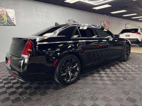 2020 Chrysler 300 Touring