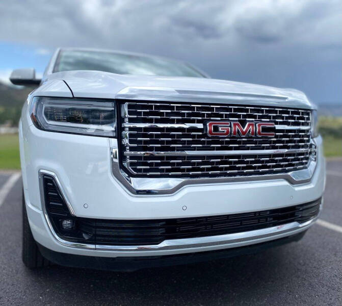 2023 GMC Acadia Denali