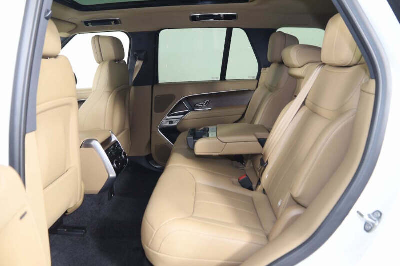 2024 Land Rover Range Rover P400 SE